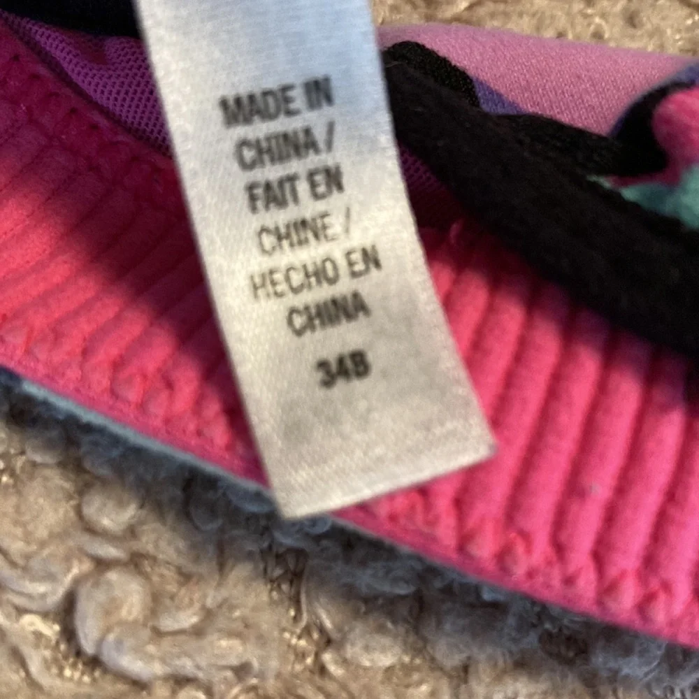 VICTORIA’S SECRET VSX 34B Sports Bra - Picture 9 of 9